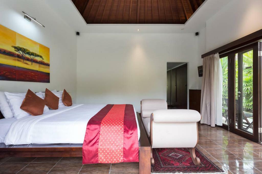 Bali Lotus Villa *